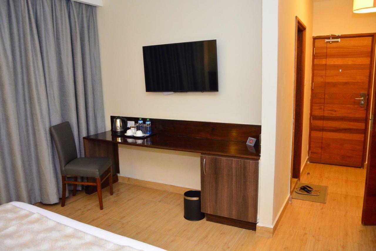 Razana Hotel Nairobi Esterno foto
